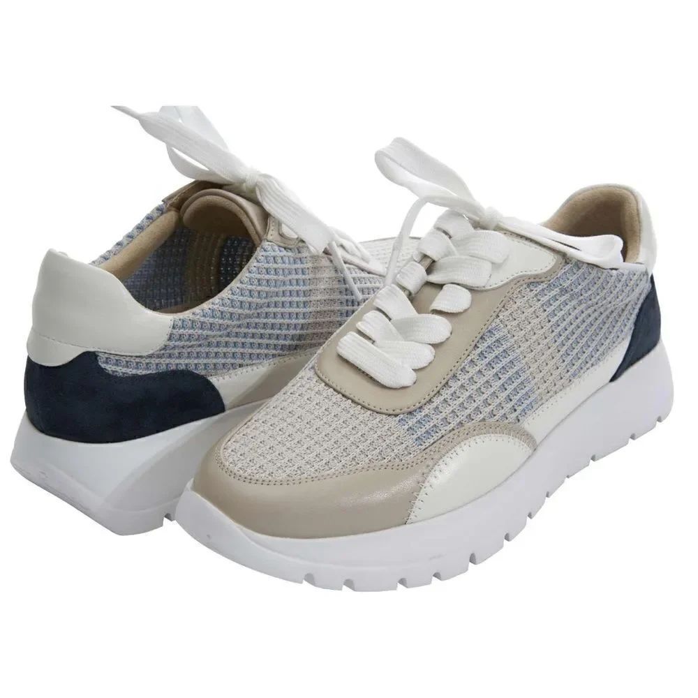 Vaneli Quip Women’s Athletic Inspired Sneakers 8.5N